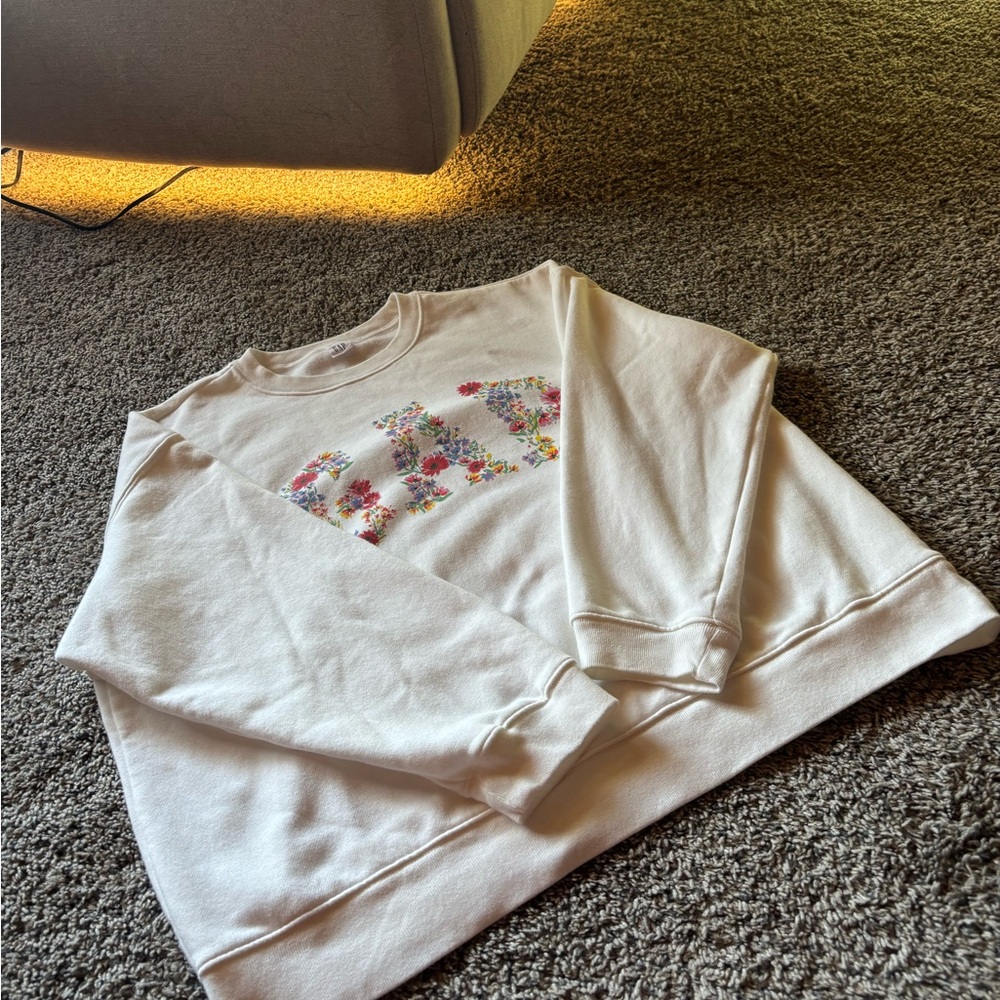 GAP Spring Sweater - Picture 5 of 6